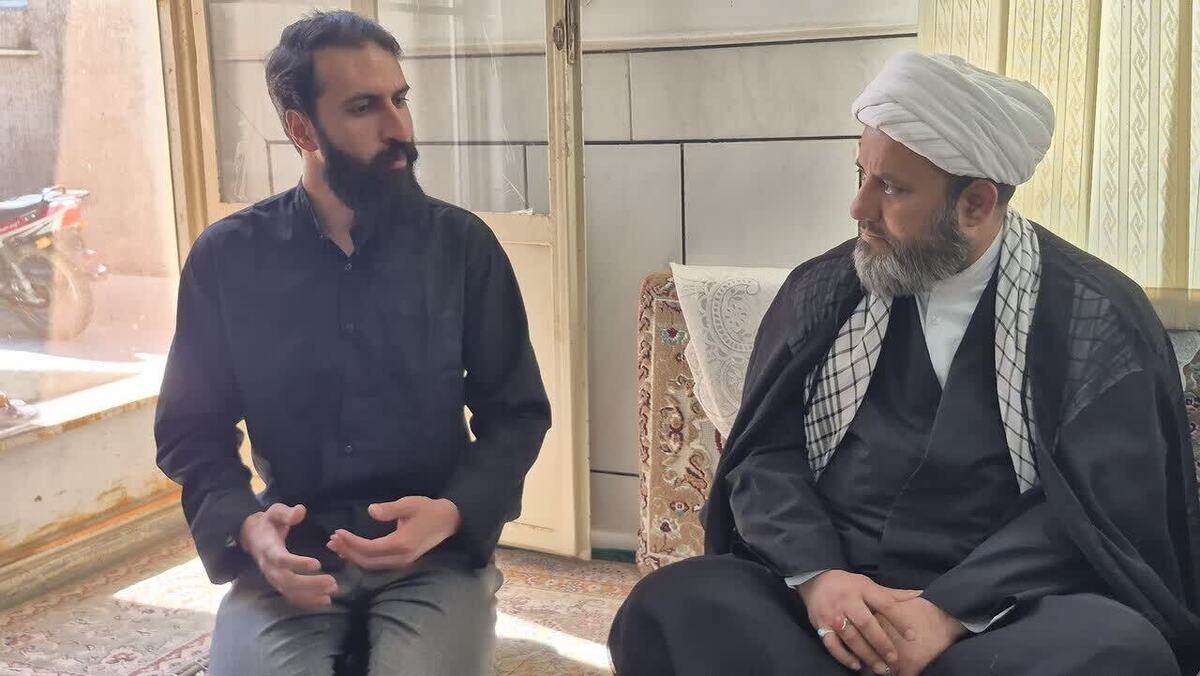 دیدارمدیر و معاونین حوزه علمیه منطقه کاشان با خانواده شهید مدافع وطن