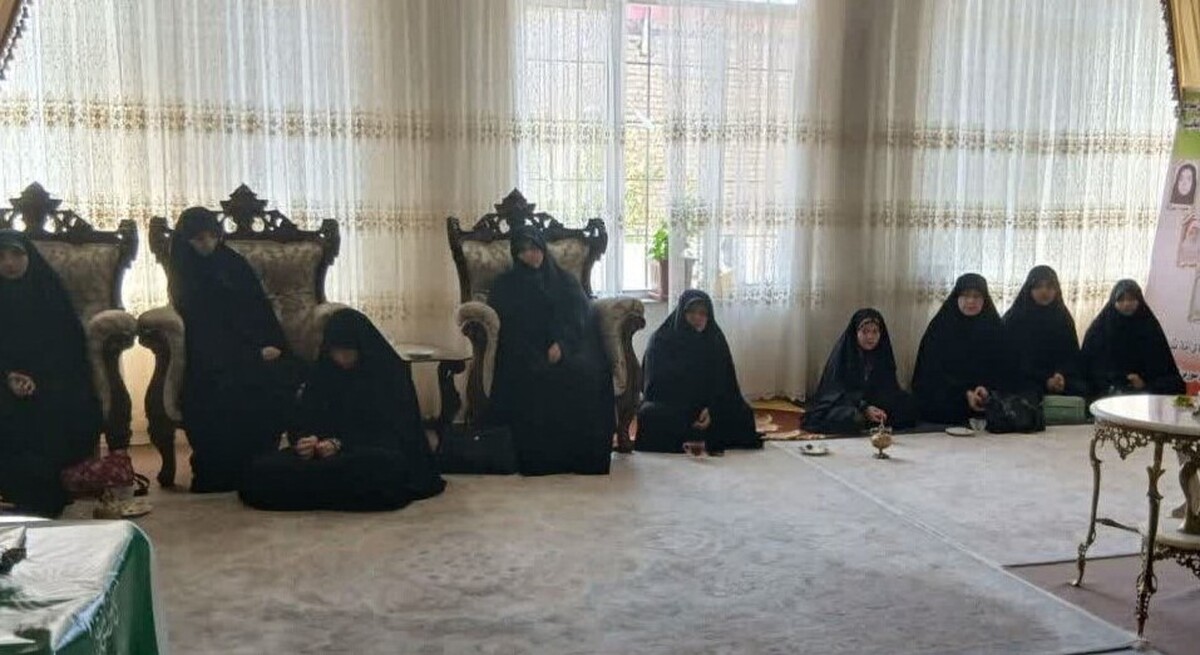 دیدار حوزویان با خانواده شهید داود نامی/ روایتی از یک شهادت خانوادگی و ایستادگی مادرانه