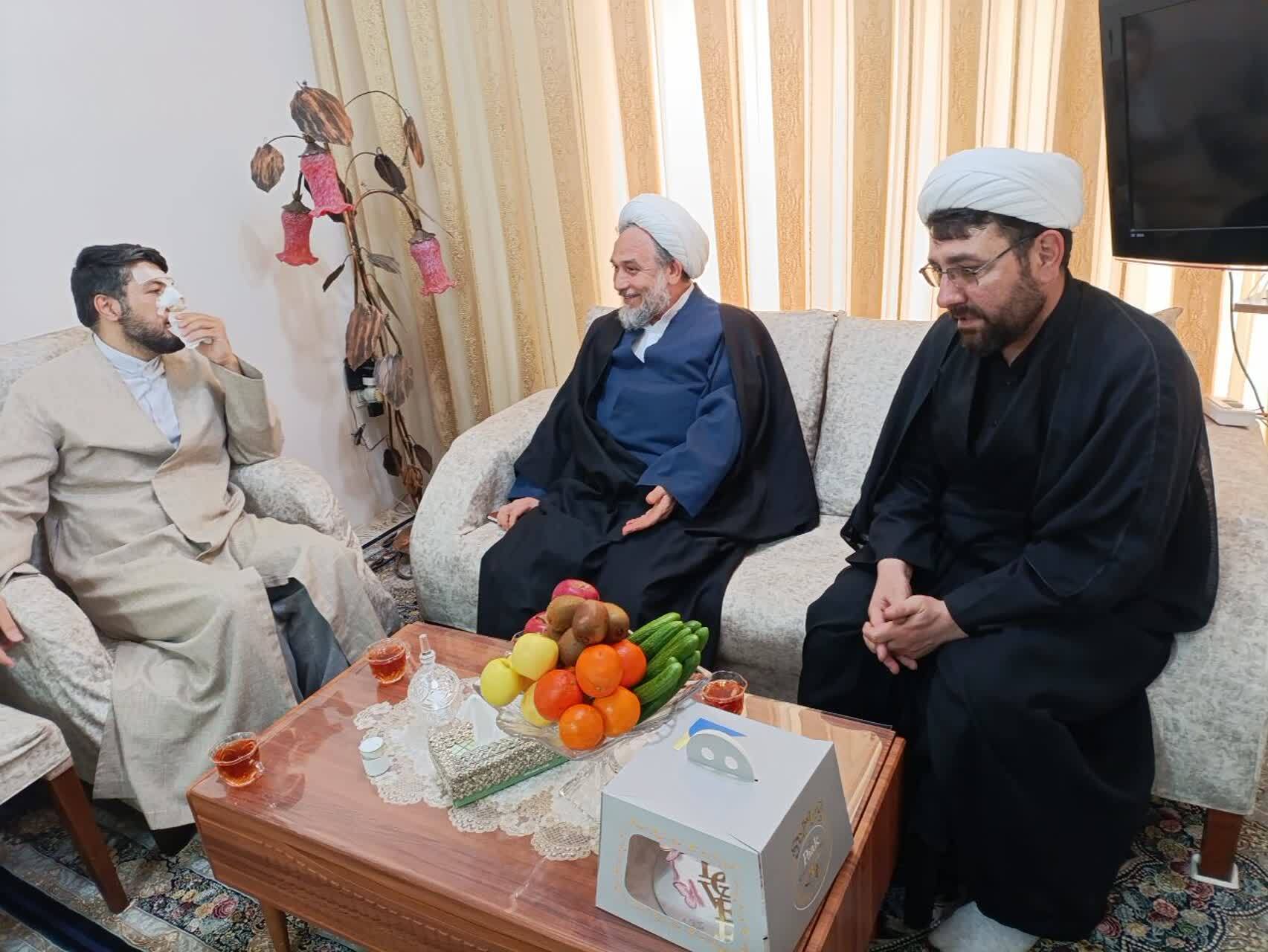 دیدار مسئول بسیج طلاب با مجروح جنگ رمضان و خانواده شهید محدثنیا+ تصاویر دیدار مسئول بسیج طلاب با مجروح جنگ رمضان و خانواده شهید محدثنیا+ تصاویر