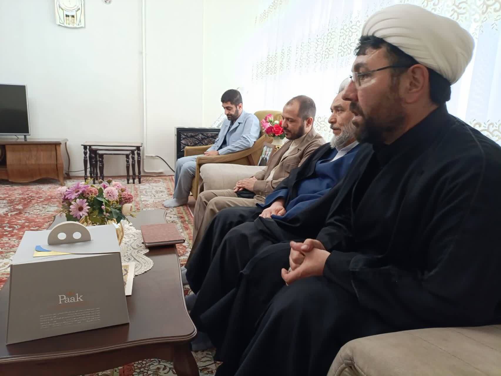 دیدار مسئول بسیج طلاب با مجروح جنگ رمضان و خانواده شهید محدثنیا+ تصاویر دیدار مسئول بسیج طلاب با مجروح جنگ رمضان و خانواده شهید محدثنیا+ تصاویر