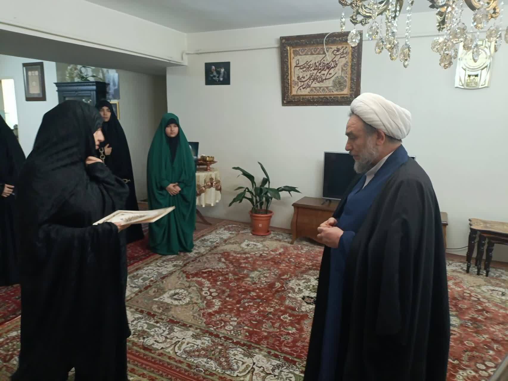 دیدار مسئول بسیج طلاب با مجروح جنگ رمضان و خانواده شهید محدثنیا+ تصاویر دیدار مسئول بسیج طلاب با مجروح جنگ رمضان و خانواده شهید محدثنیا+ تصاویر