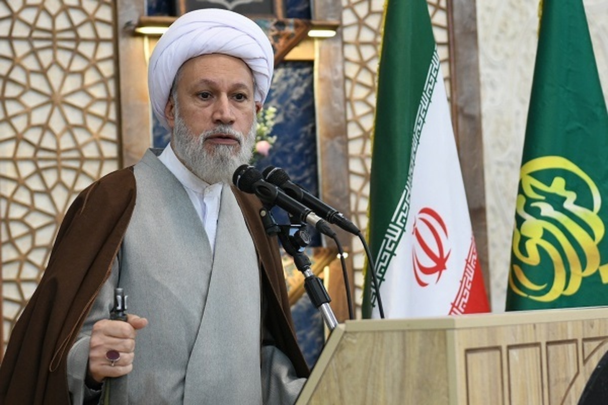 ملت سرافراز ایران دشمن را به عقب نشینی وادار کرد