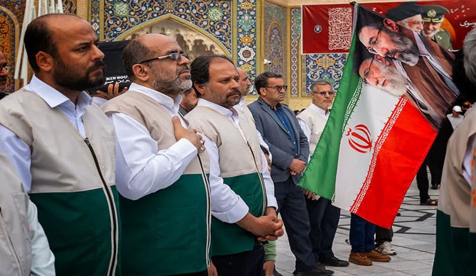 آئین عطر افشانی و گلاب‌پاشی حرم مطهر حضرت معصومه + عکس