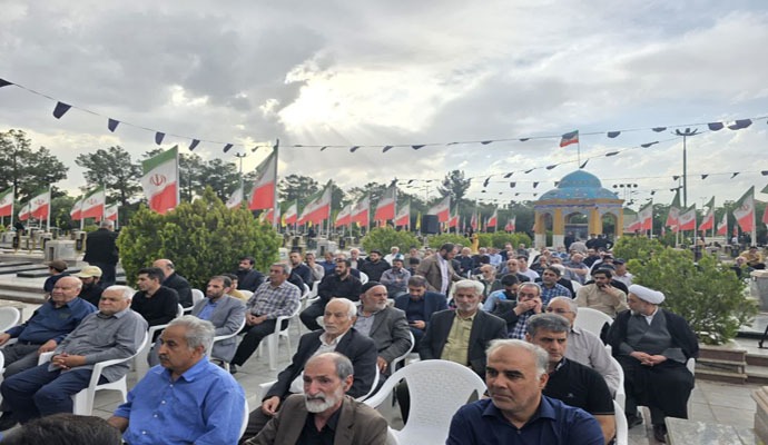 آئین گرامیداشت چهلمین روز شهادت سردار نائینی در کاشان برگزار شد+ تصاویر و فیلم