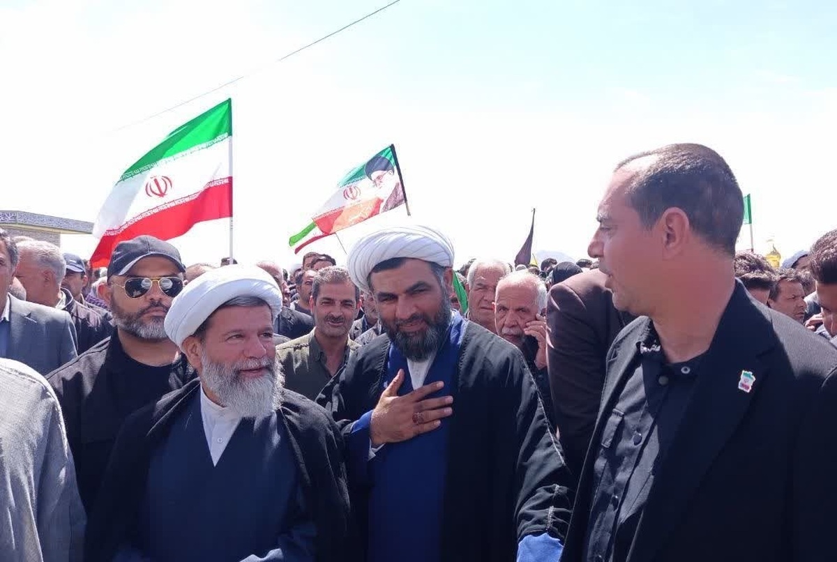 مراسم تشییع روحانی مجاهد شهید حجت الاسلام حبیبی پور در ایزدخواست برگزار شد