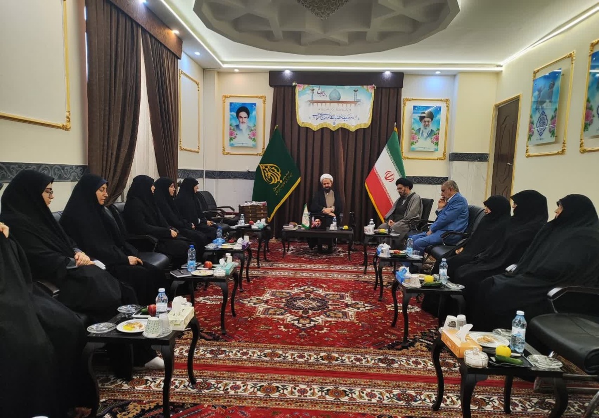 تجلیل از اساتید خواهر مدرسه علمیه تخصصی جامعه النور شیراز
