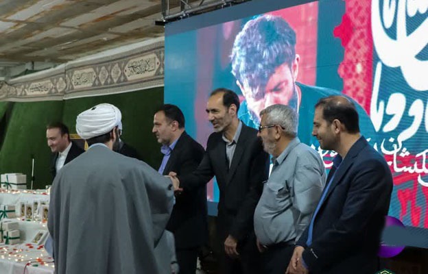 رونمایی از انتشارات «امیرمومنان» در کاشان + عکس رونمایی از انتشارات «امیرمومنان» در کاشان + عکس