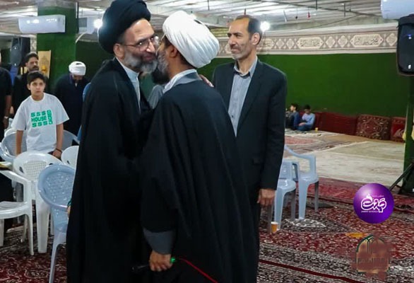 رونمایی از انتشارات «امیرمومنان» در کاشان + عکس رونمایی از انتشارات «امیرمومنان» در کاشان + عکس