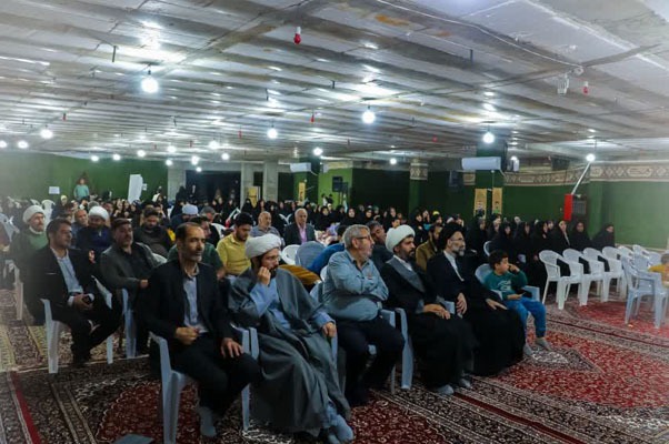 رونمایی از انتشارات «امیرمومنان» در کاشان + عکس رونمایی از انتشارات «امیرمومنان» در کاشان + عکس