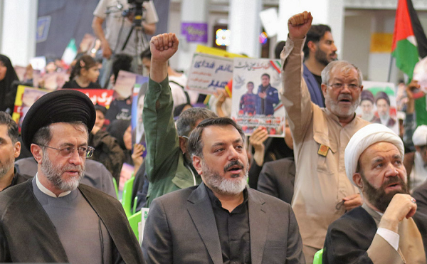 مراسم بزرگداشت شهید سردار خادمی در حرم مطهر شاهچراغ برگزار شد مراسم بزرگداشت شهید سردار خادمی در حرم مطهر شاهچراغ برگزار شد