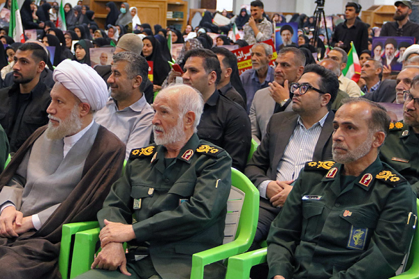 مراسم بزرگداشت شهید سردار خادمی در حرم مطهر شاهچراغ برگزار شد مراسم بزرگداشت شهید سردار خادمی در حرم مطهر شاهچراغ برگزار شد
