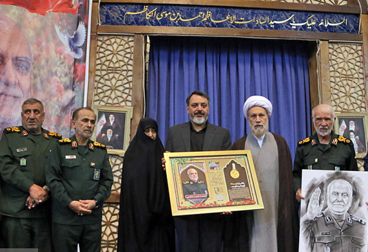 مراسم بزرگداشت شهید سردار خادمی در حرم مطهر شاهچراغ برگزار شد+تصاویر