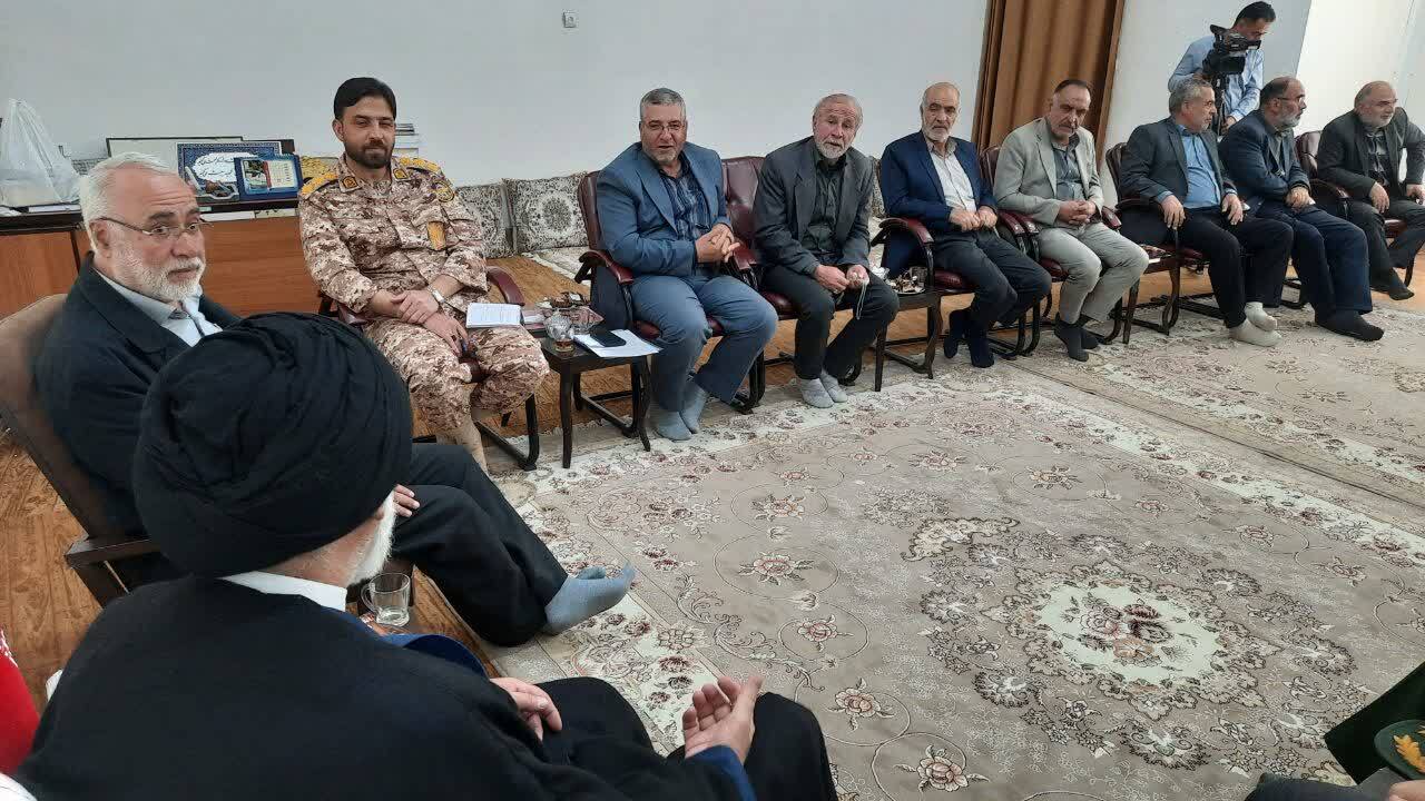 دشمن در پی شکستن وحدت و ایجاد چندصدایی در کشور است؛ جادهصافکن نفوذ دشمن نشویم دشمن در پی شکستن وحدت و ایجاد چندصدایی در کشور است؛ جادهصافکن نفوذ دشمن نشویم