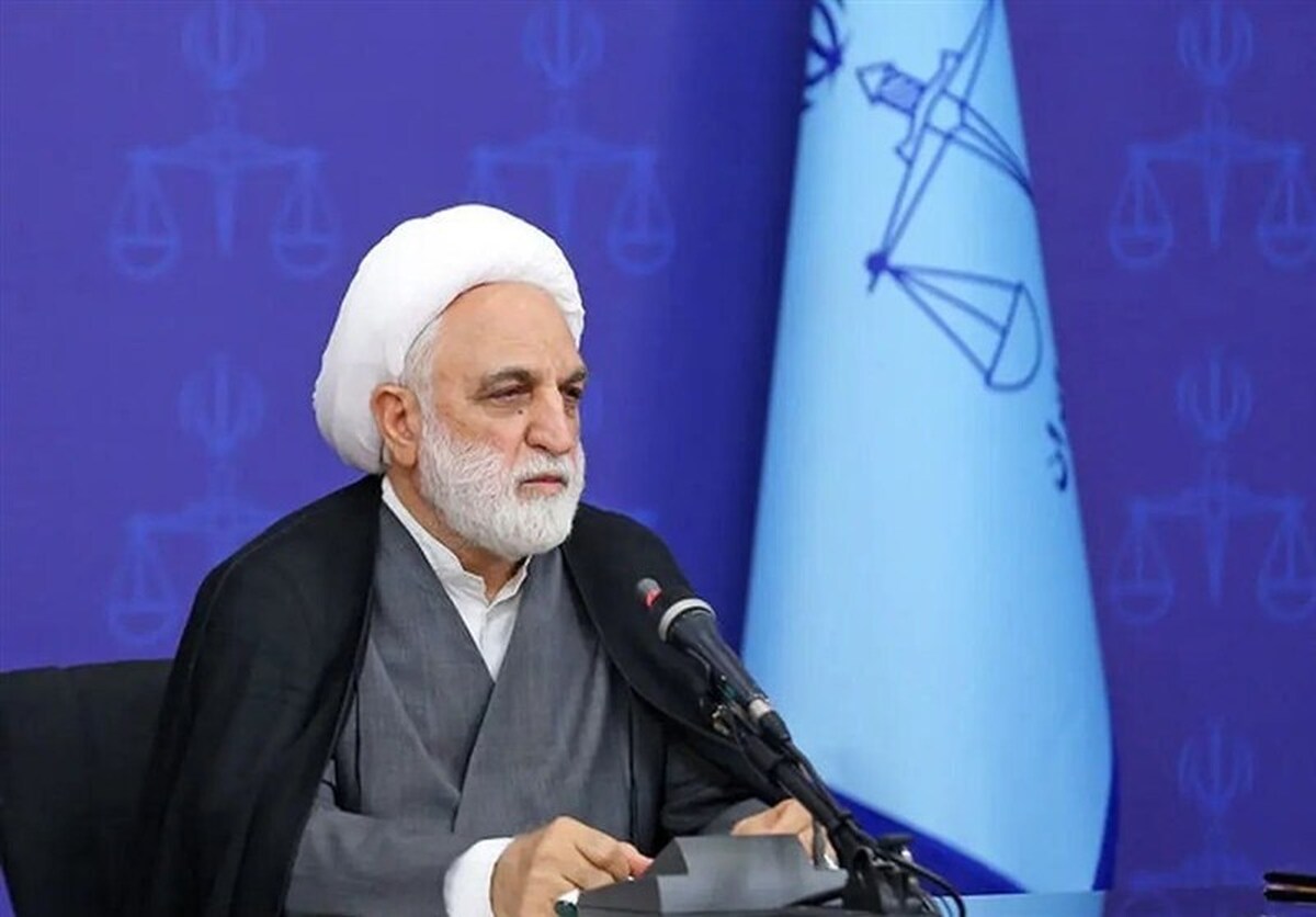محتکران و گرانفروشان کالاهای اساسی منتظر برخورد قاطع و بدون مماشات عدلیه باشند