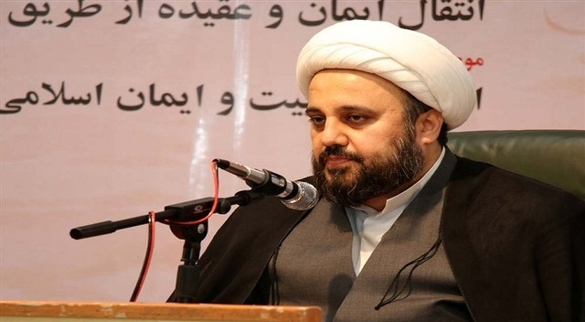 حوزه علمیه پایگاه تربیت اسلام‌شناسان است