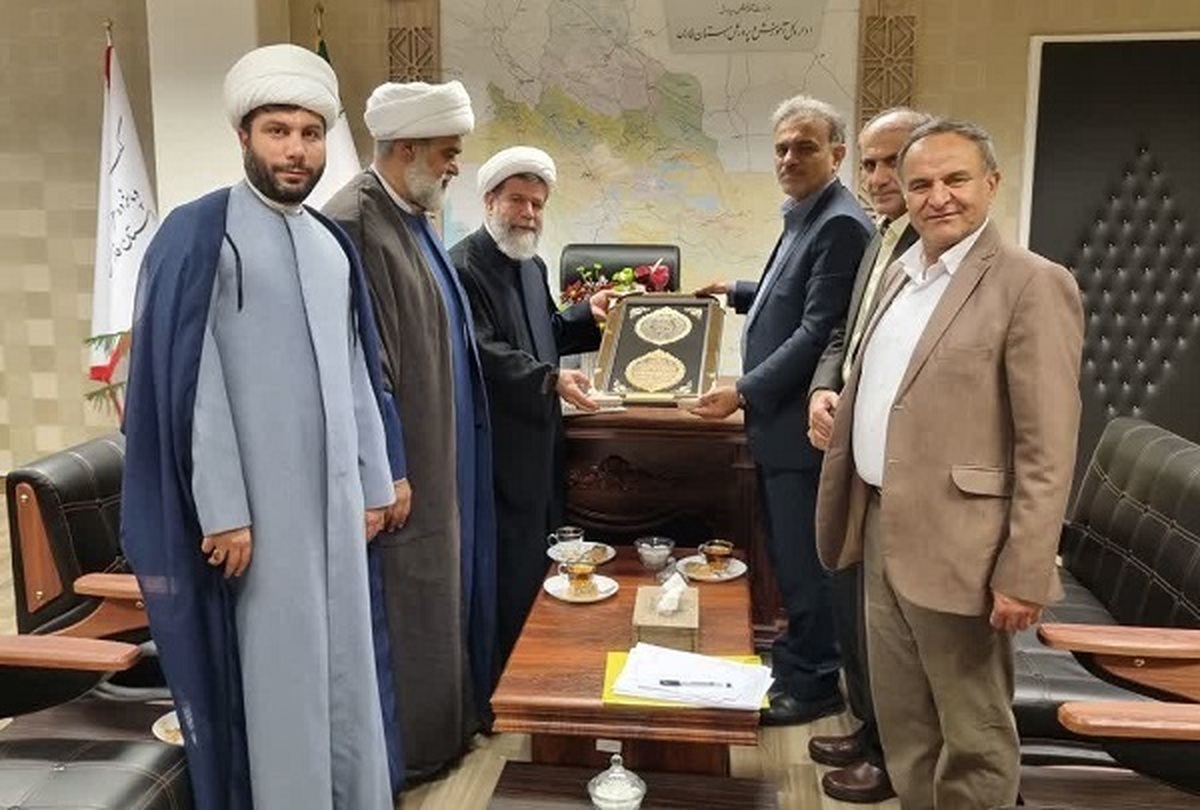 دیدار مدیر حوزه علمیه فارس با مدیرکل آموزش و پرورش به مناسبت هفته معلم