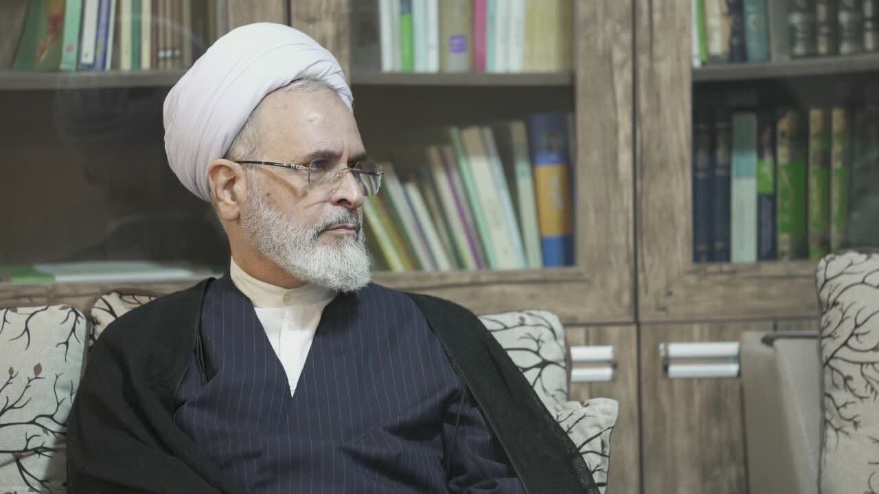 حضور آیت الله اعرافی در منزل وزیر اطلاعات شهید حضور آیت الله اعرافی در منزل وزیر اطلاعات شهید