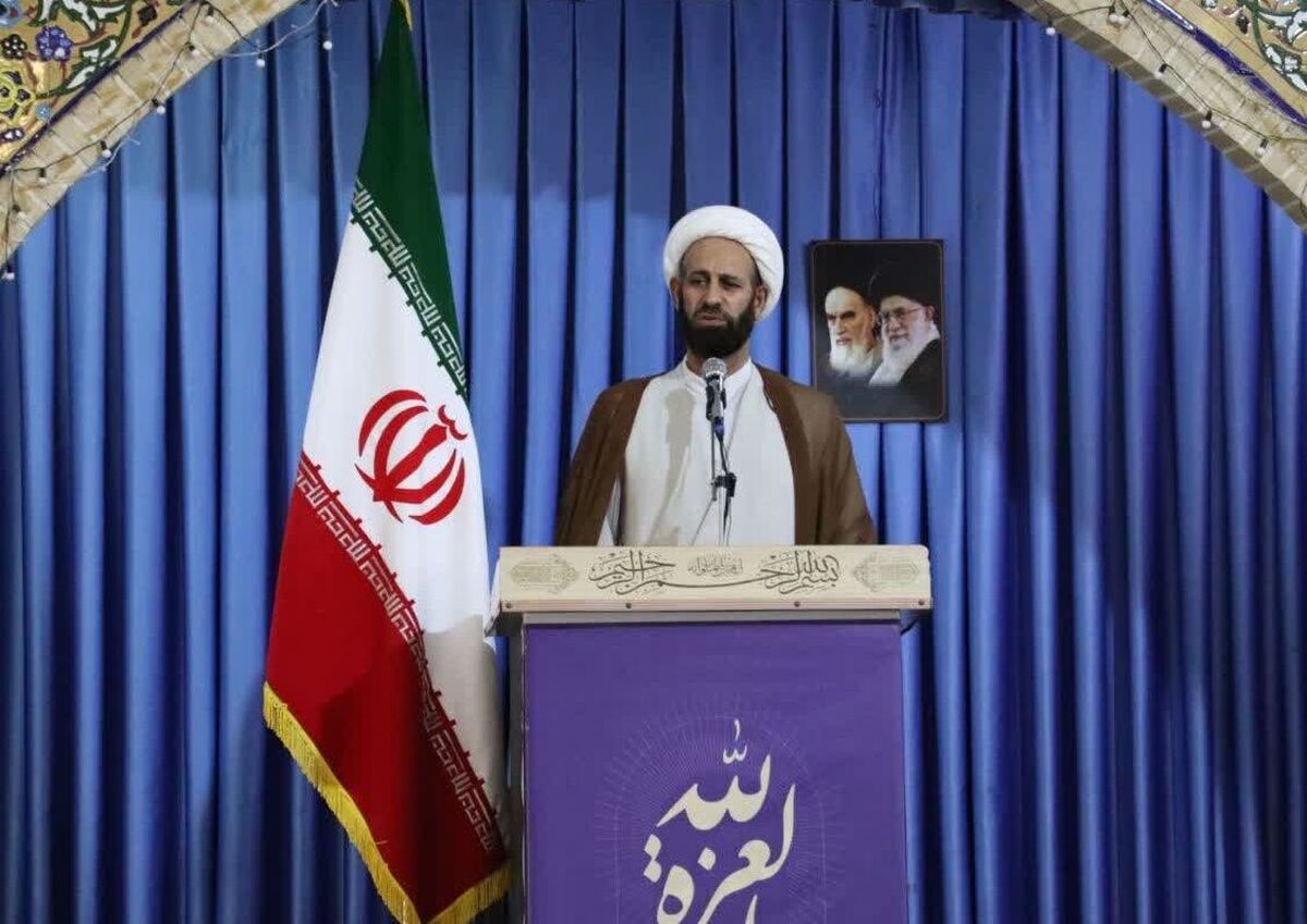 ایستادگی ملت ایران در برابر استکبار ستودنی است