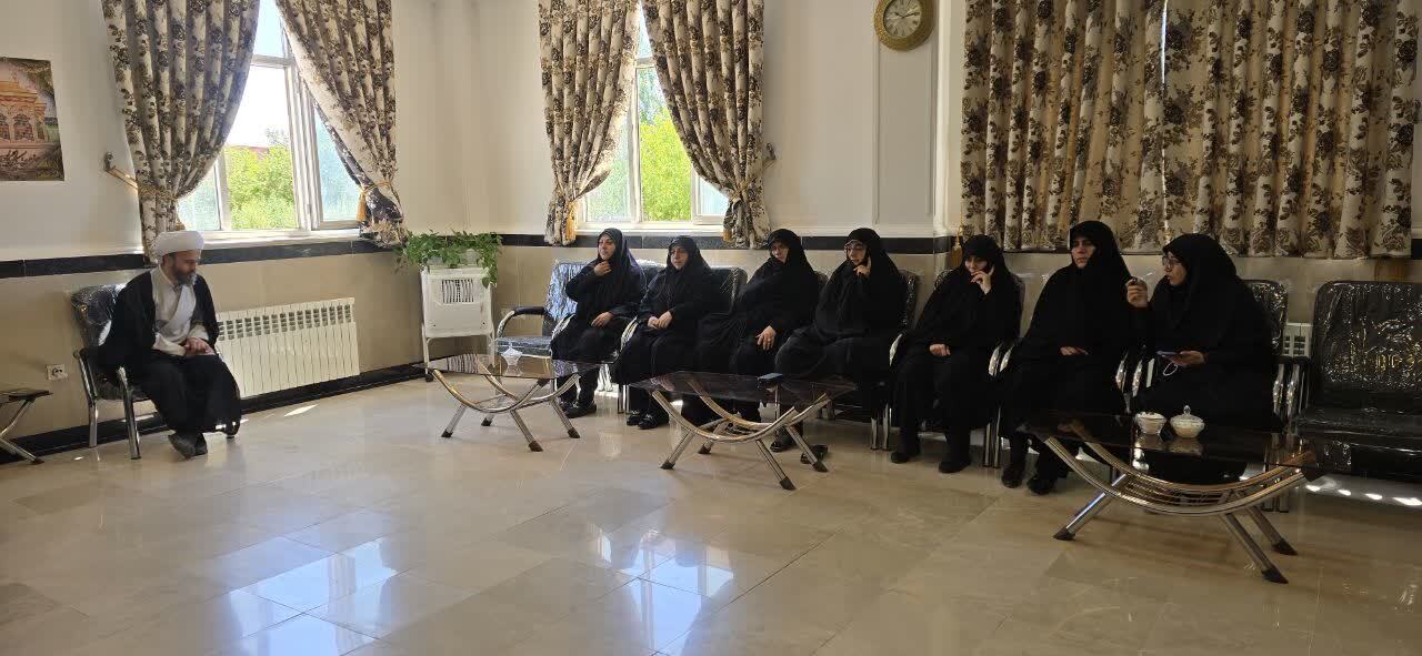 برگزاری جلسه مربیان طرح «امین» در حوزه علمیه خواهران بناب+ تصاویر