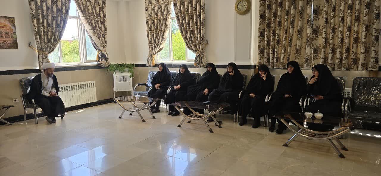 برگزاری جلسه مربیان طرح «امین» در حوزه علمیه خواهران بناب+ تصاویر