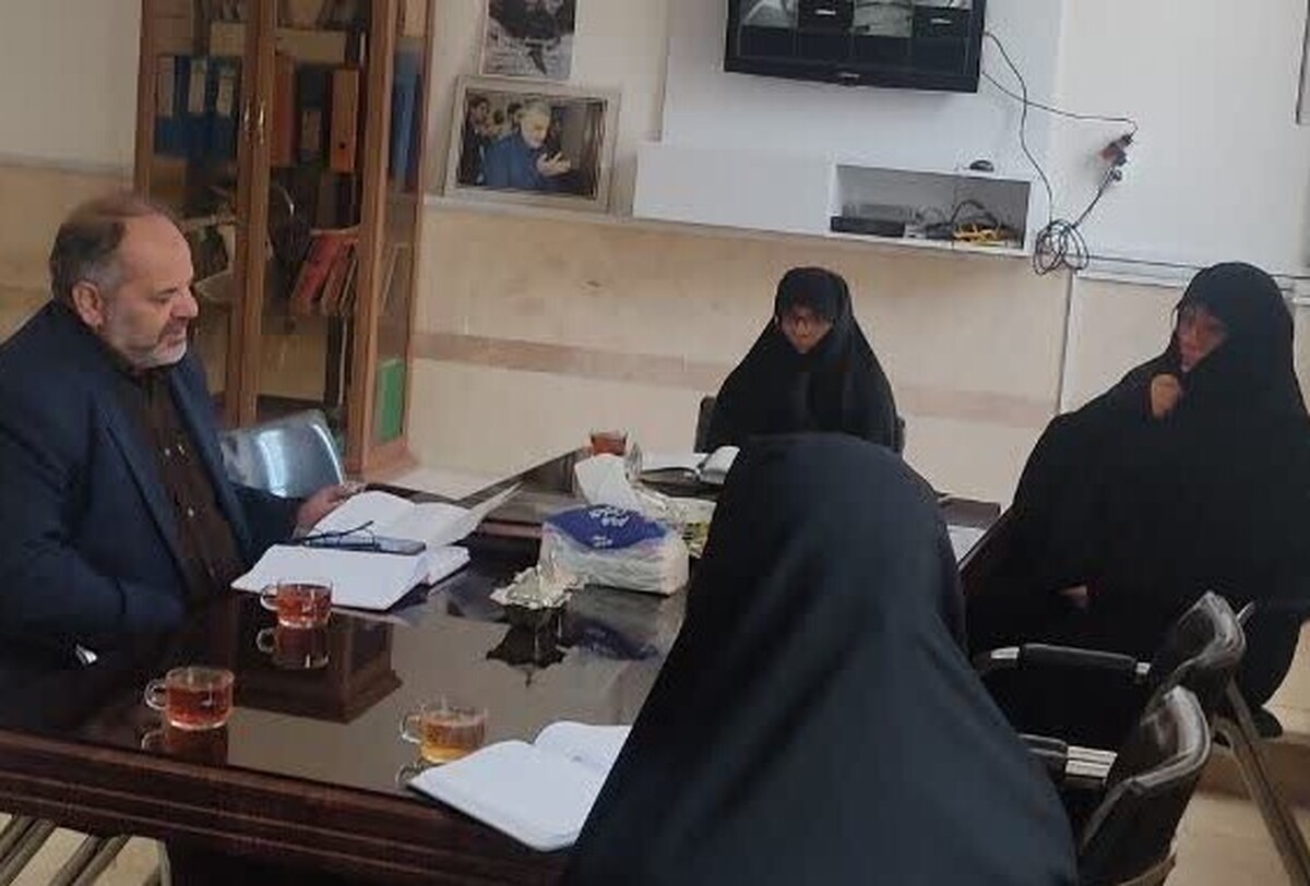 برگزاری نشست مدیریت و کادر مدرسه الزهرا با مسئول آستان قدس رضوی