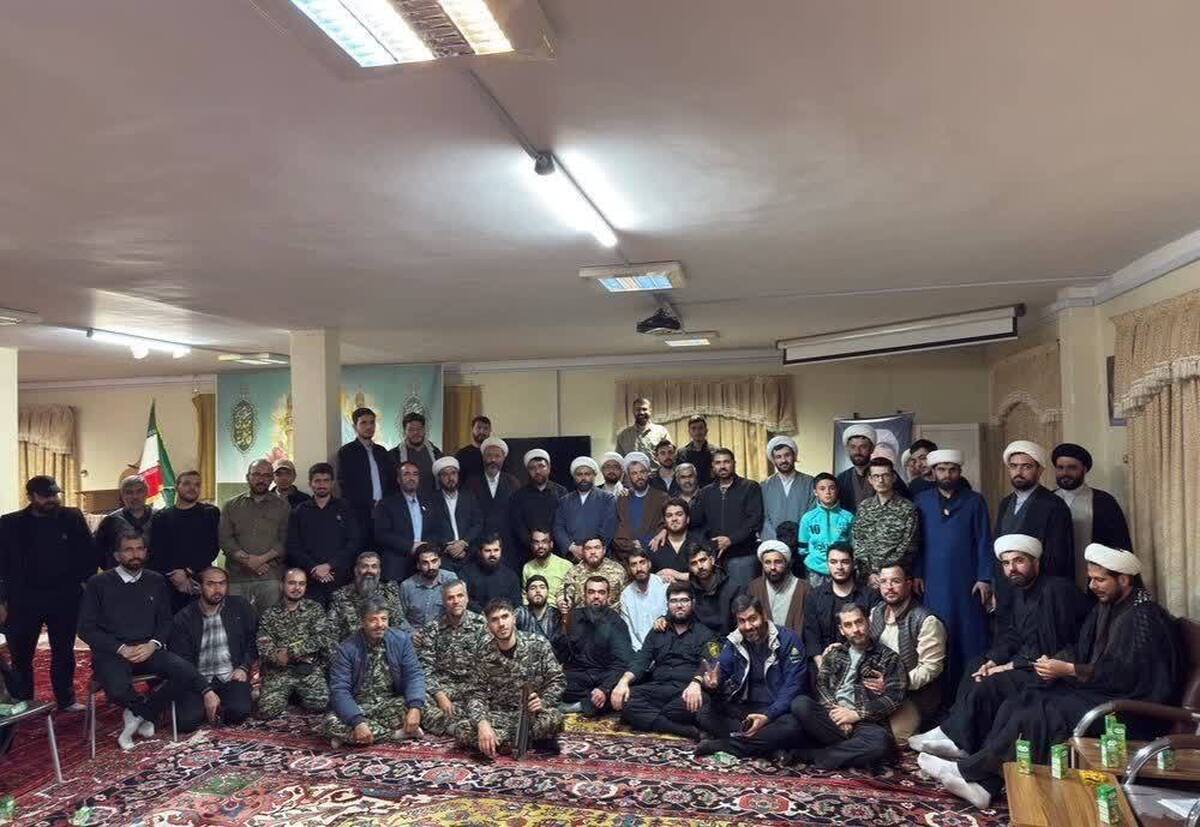 نشست هم‌اندیشی بسیج طلاب در حوزه ولیعصر برگزار شد+ تصاویر