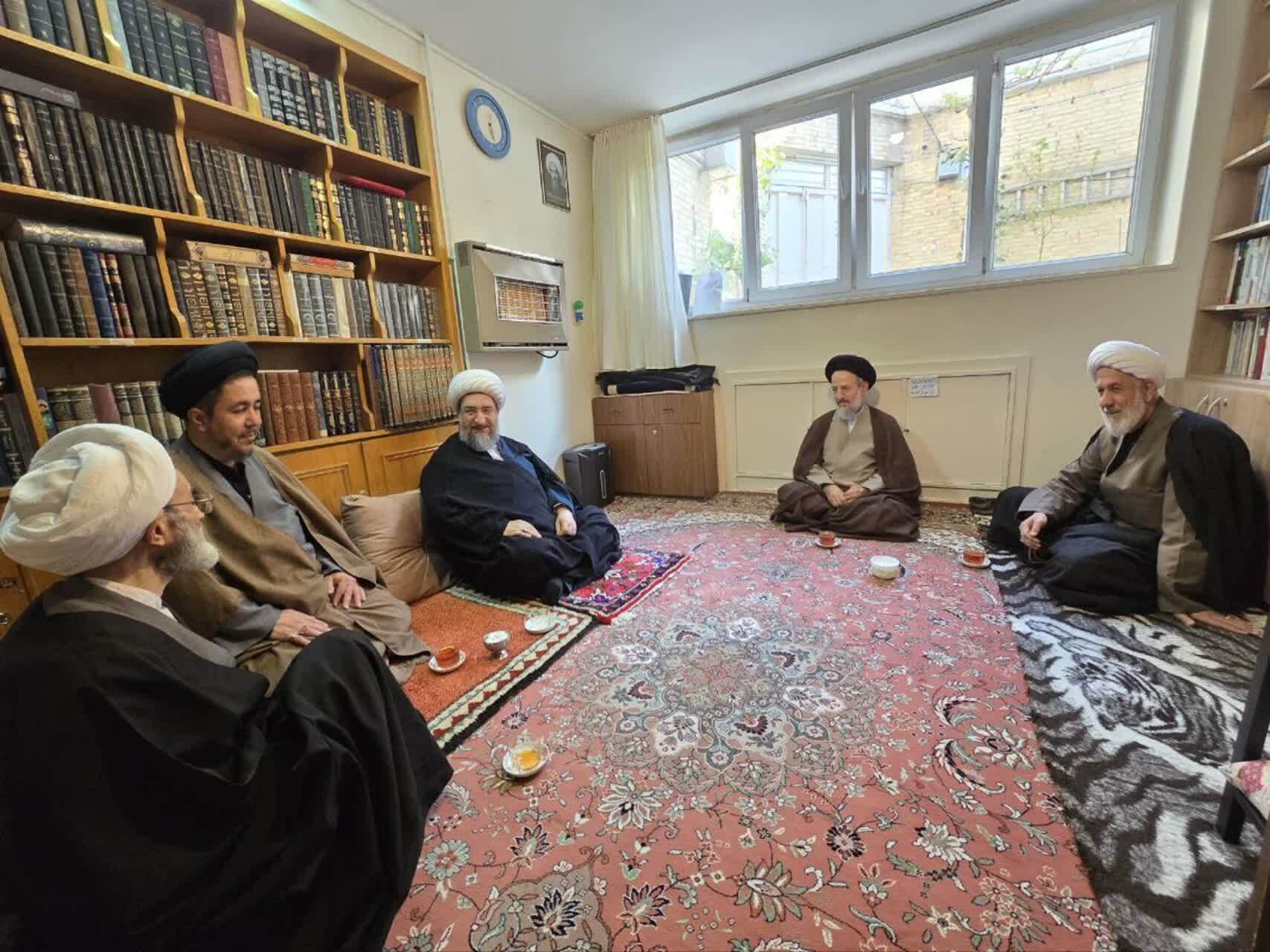 تأکید امام جمعه تبریز بر تکریم علمای پیشکسوت+ تصاویر