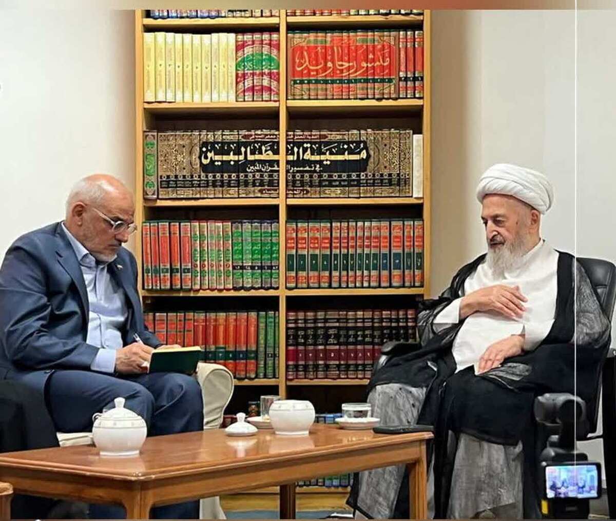 تأکید مراجع عظام تقلید بر کنترل بازار، عدم اعتماد به آمریکا و حمایت از تیم مذاکره کننده