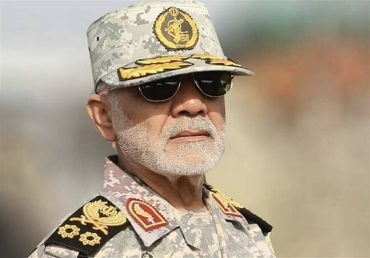فرزندان ملت دست به ماشه آماده شلیک به قلب دشمن هستند