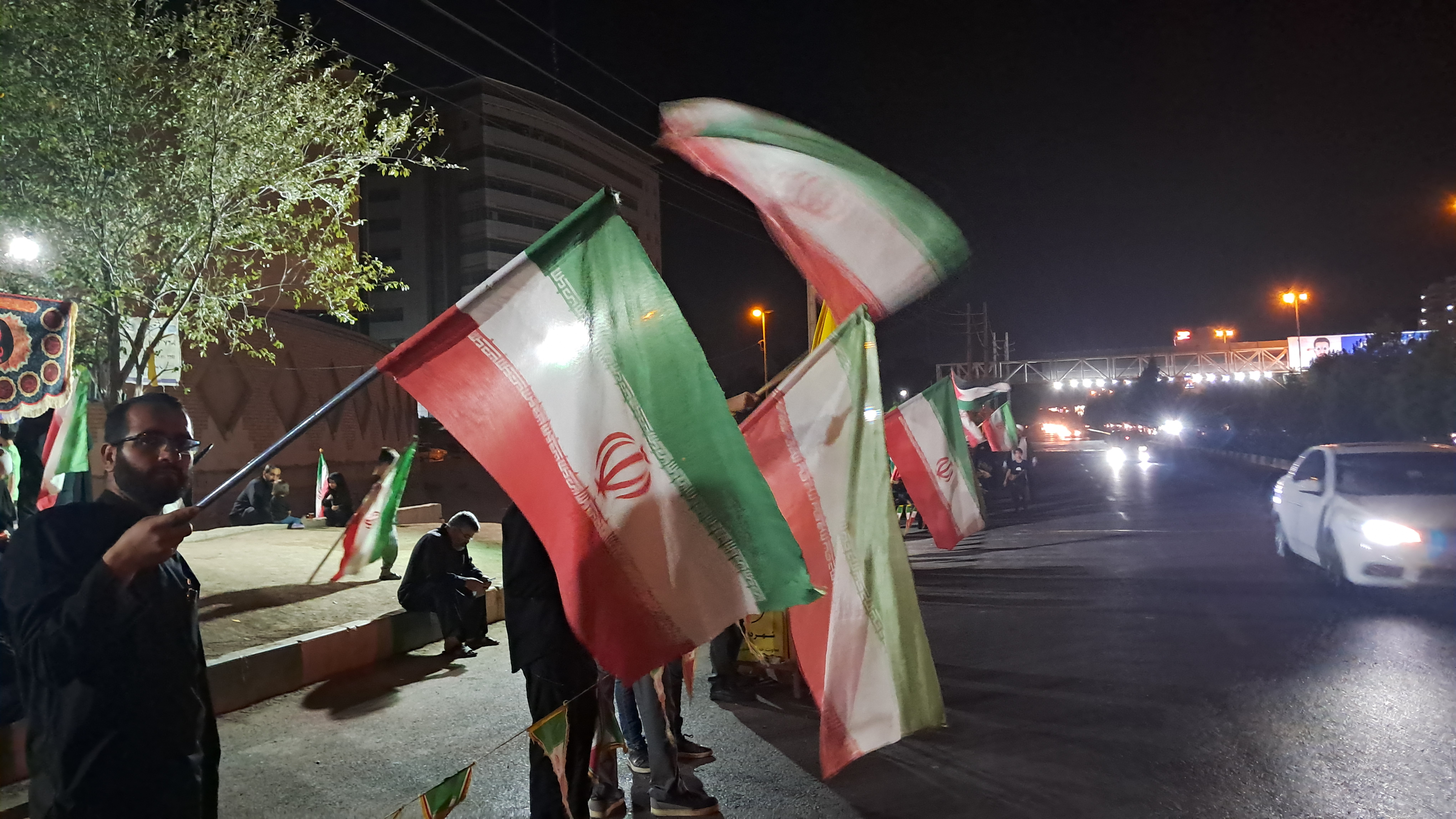 پرچم‌گردانی طلاب شهرک مهدیه قم
