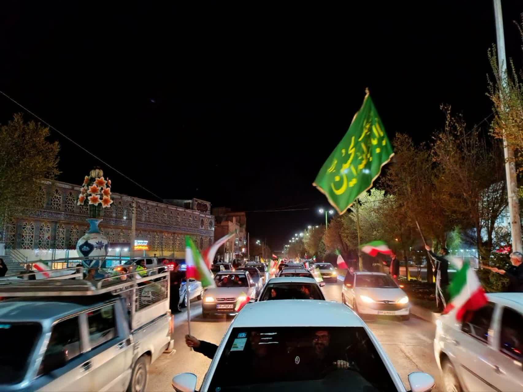 حماسه خیابان در «بروجن» ادامه دارد؛ از اجتماعات مسجدمحور تا برپایی مواکب مردمی حماسه خیابان در «بروجن» ادامه دارد؛ از اجتماعات مسجدمحور تا برپایی مواکب مردمی