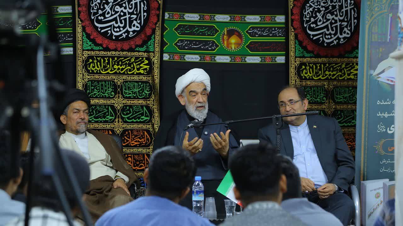 رونمایی از آثار ترجمه‌شده شهید امام خامنه‌ای به زبان بنگالی در قم