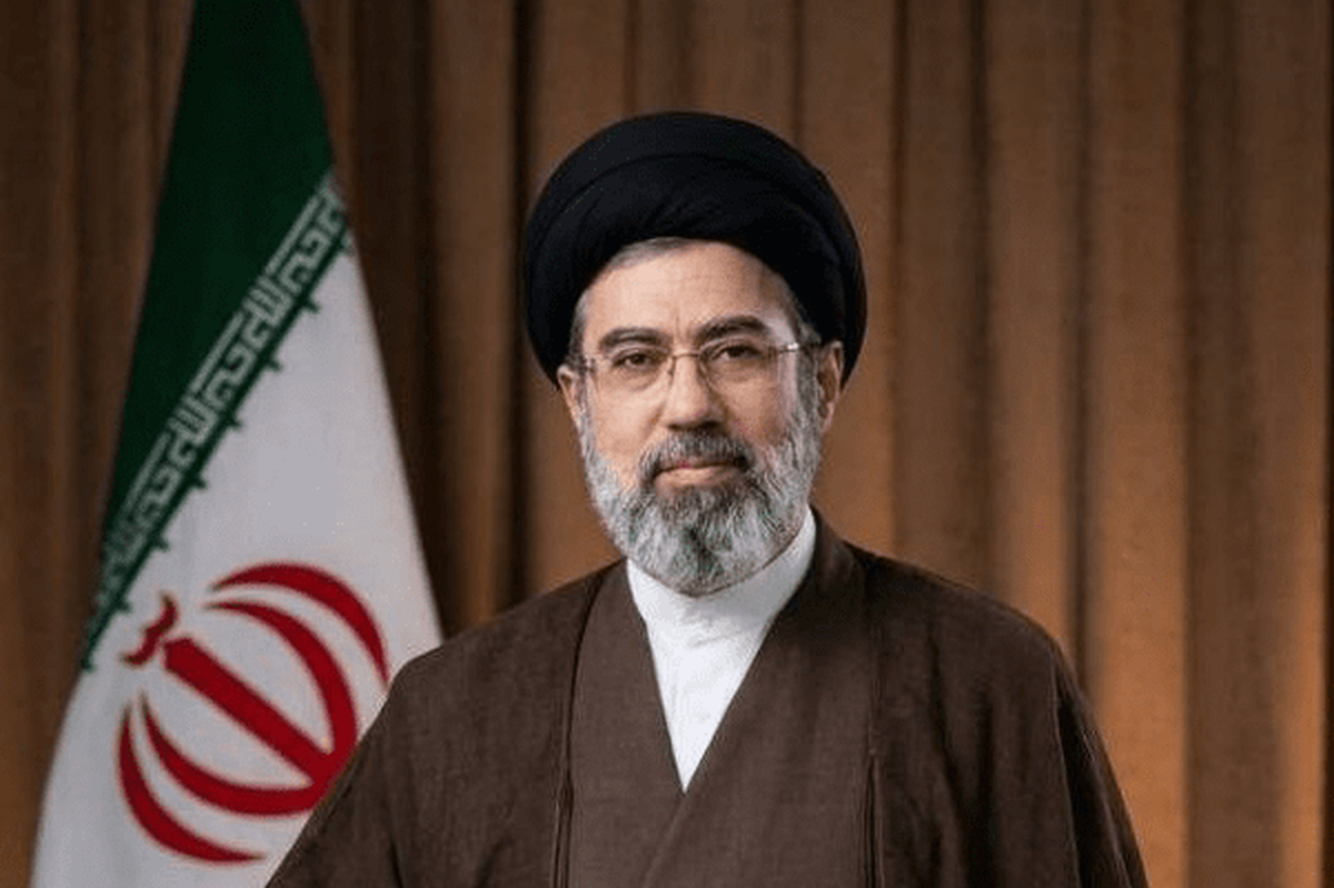 پیام تسلیت رهبر انقلاب در پی درگذشت پدر دبیر شورای عالی امنیت ملی