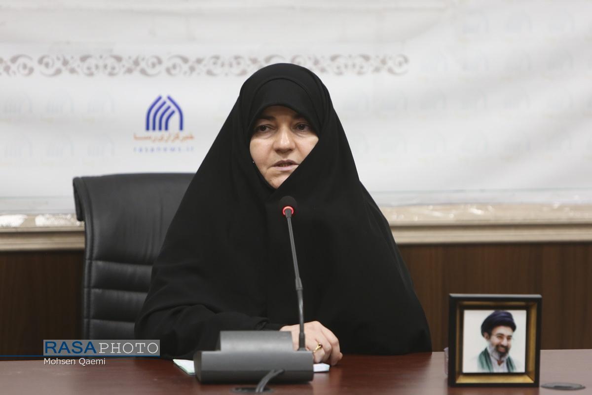 نشست هم‌اندیشی «بانوان و آیین تشییع امام شهید انقلاب» برگزار شد