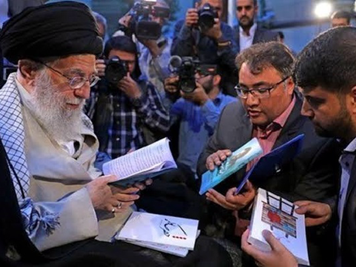 ذوق شاعران کشور برای شنیدن کلمه «احسنت» از رهبر شهید