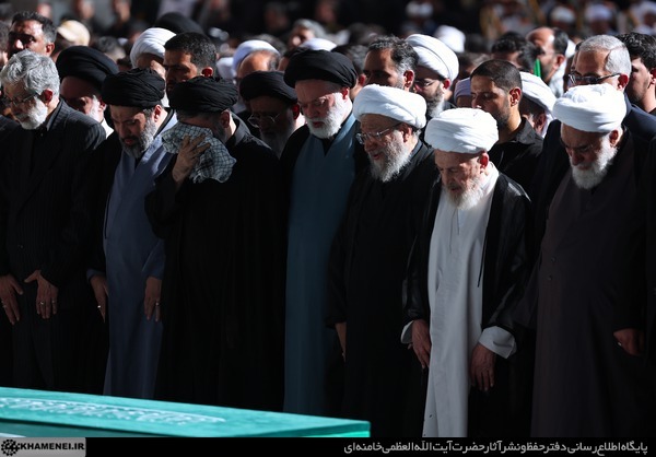 اینجا همه دریاست... اینجا همه دریاست...