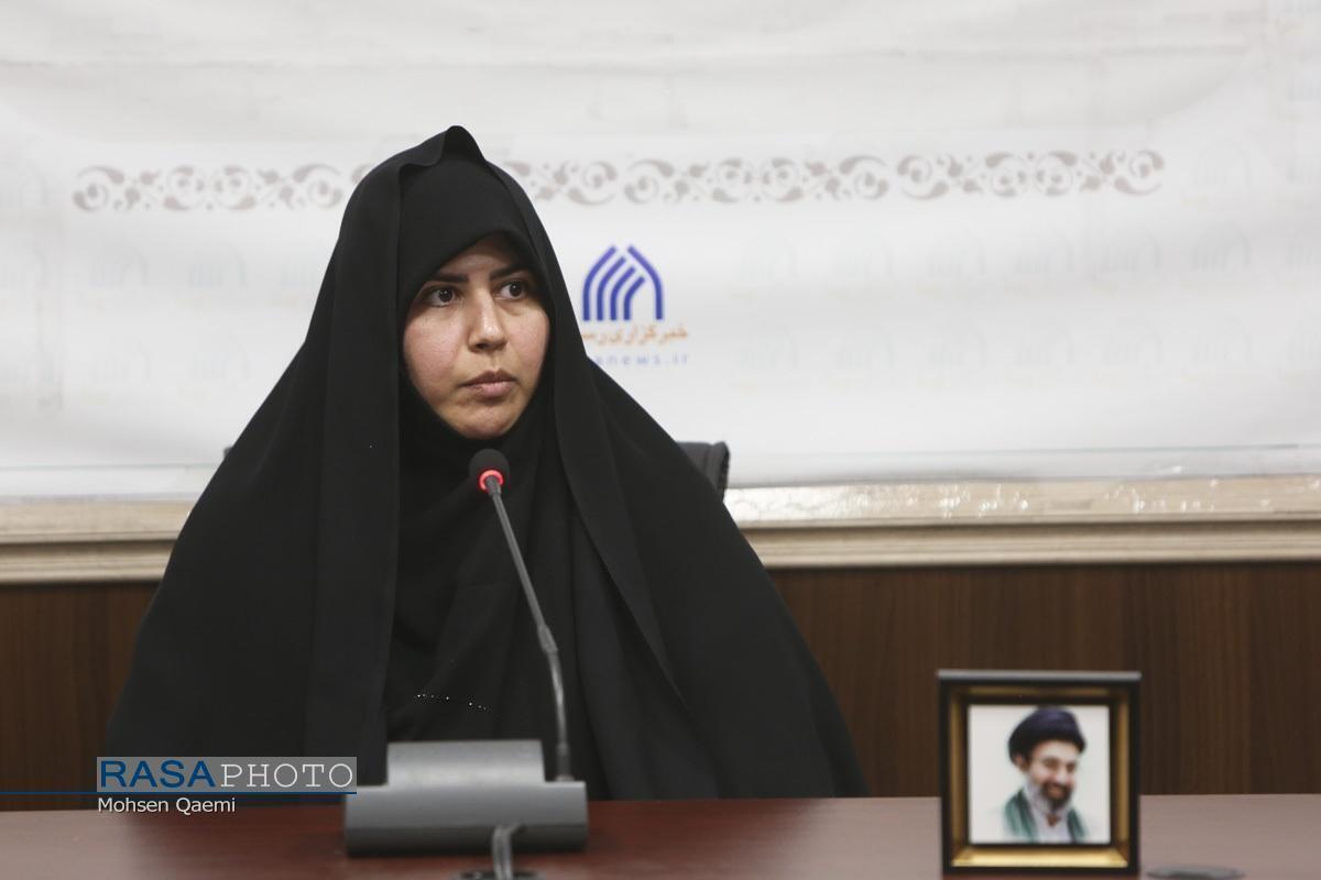 بانوان؛ پیشگامان روایت ماندگار تشییع رهبر شهید هستند