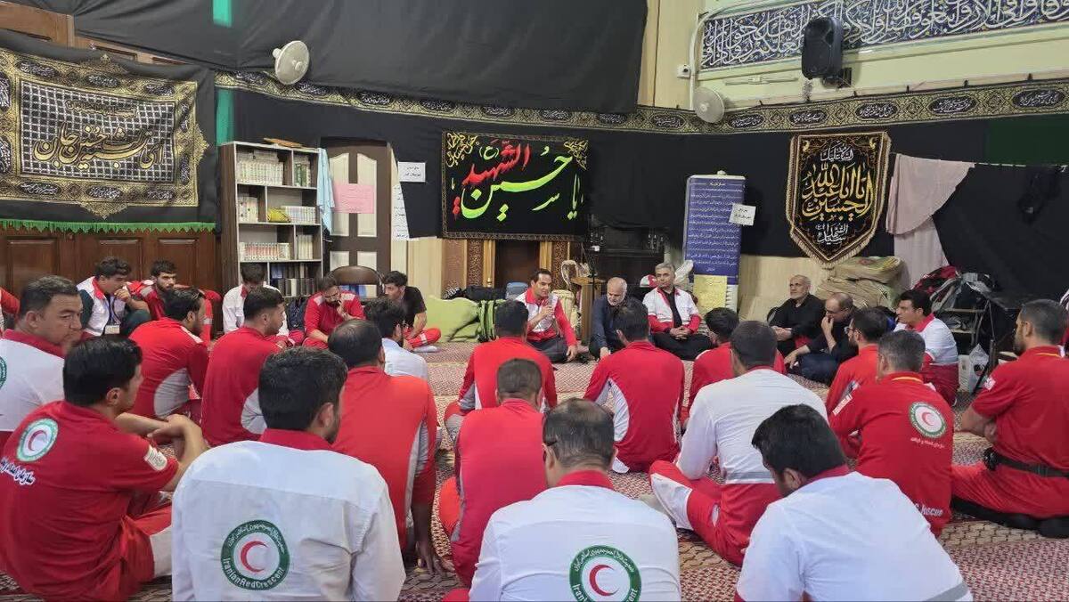 خدمت‌رسانی امدادگران هلال‌احمر به زائران، نماد همدلی، آمادگی و مسئولیت‌پذیری است