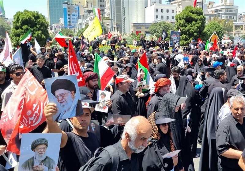حماسه وداع در پایتخت معنوی ایران؛ مشهد میزبان آخرین بدرقه امام شهید حماسه وداع در پایتخت معنوی ایران؛ مشهد میزبان آخرین بدرقه امام شهید