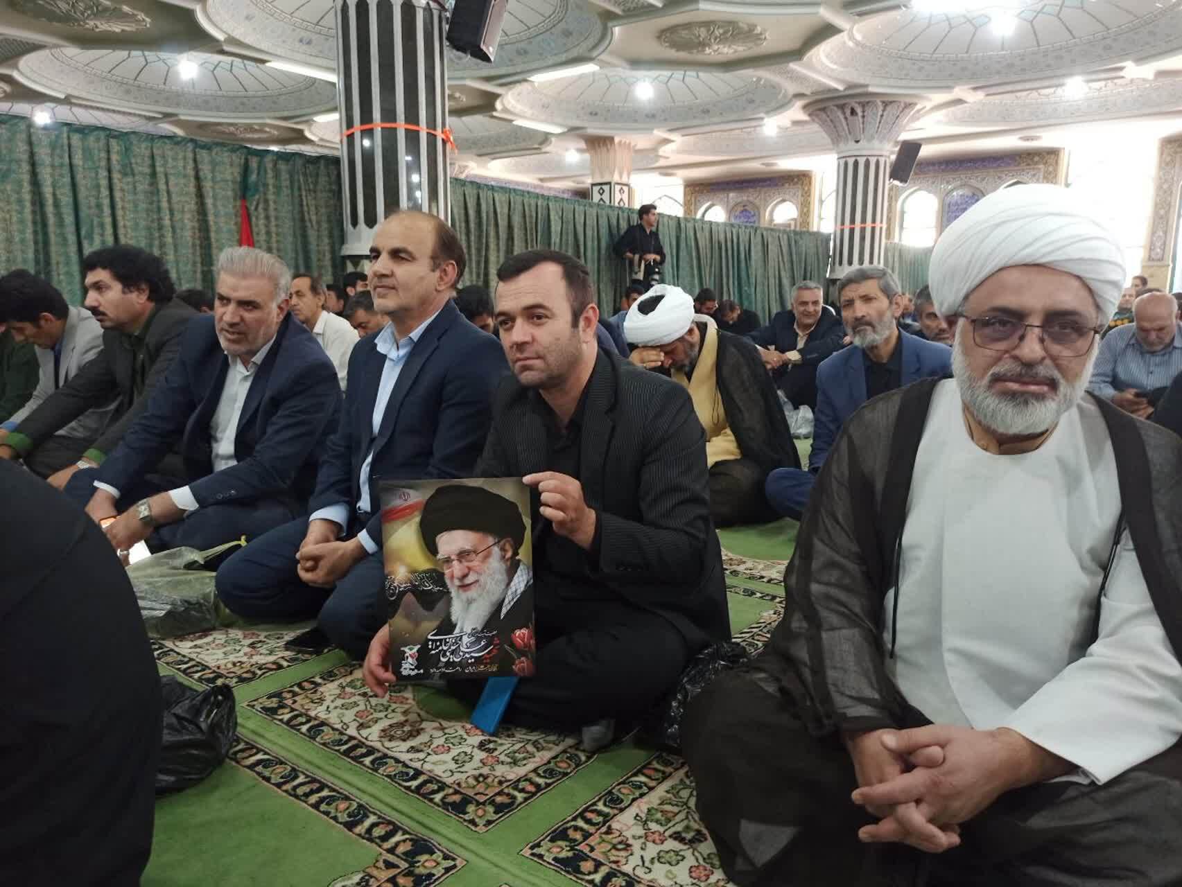 خداباوری و توحید عامل استواری امت مسلمان در برابر استکبار است