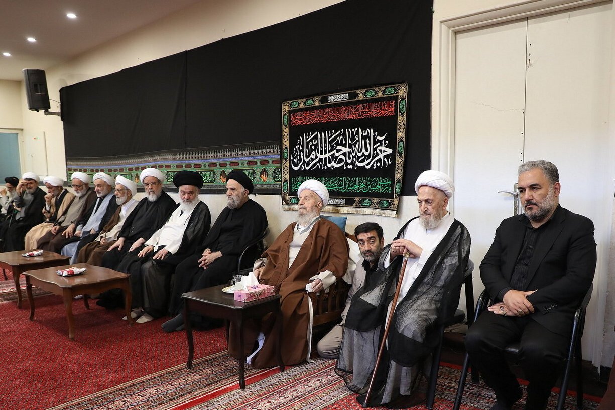 مراسم عزاداری عاشورای اباعبدالله الحسین در بیوت مراجع تقلید برگزار شد