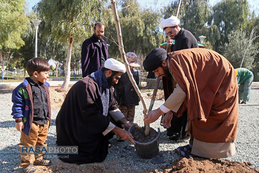 آئین درختکاری خانوادگی طلاب