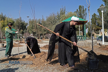 آئین درختکاری خانوادگی طلاب