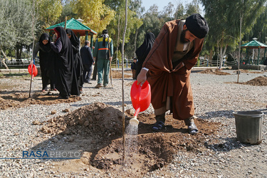 آئین درختکاری خانوادگی طلاب