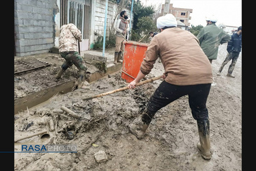 فعالیت طلاب در امداد رسانی به سیل زدگان در مازندران