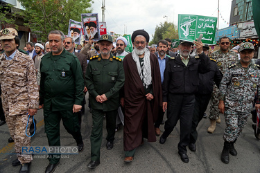 راه پیمایی نمازگزاران جمعه قم در حمایت از سپاه