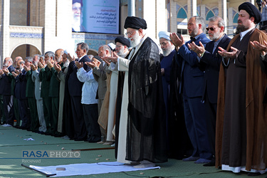 اقامه نماز عید فطر به امامت مقام معظم رهبری