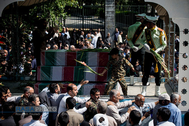 مراسم تشییع پیکر مطهر ۱۵۰ شهید دفاع مقدس در تهران‎