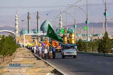 کاروان زائران پیاده امام رضا (ع) از قم