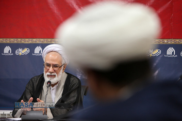 سیزدهمین گعده یادداشت خوانی نویسندگان حوزوی